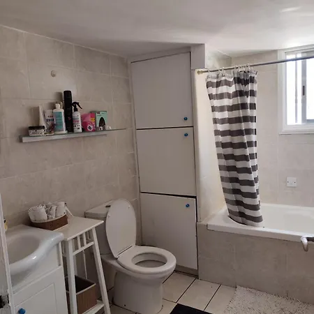 Relax Homestay * Strovolos